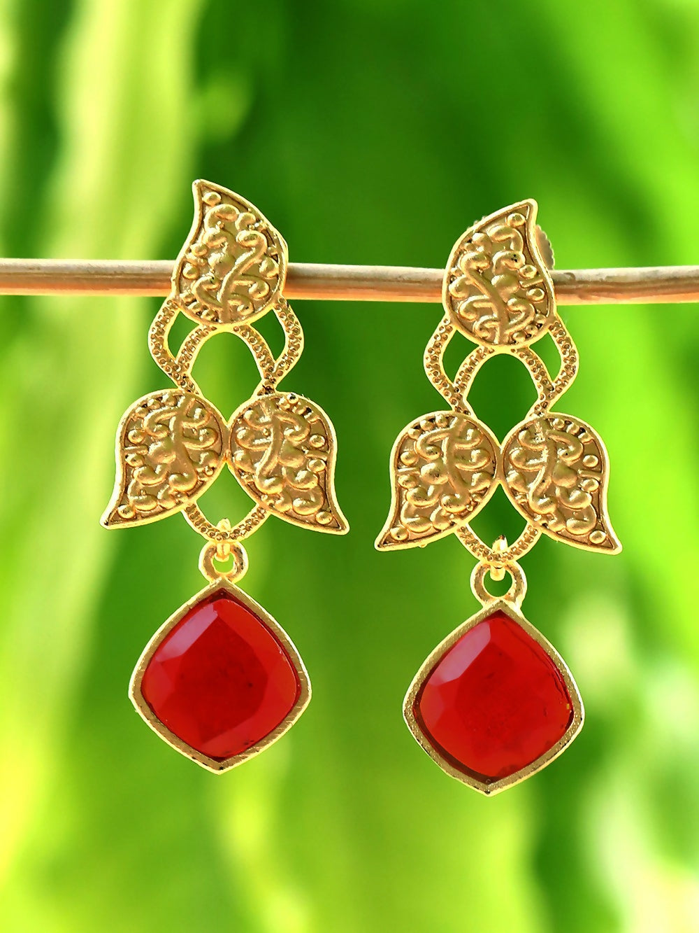 Joban Fashion Women Red Stone Matte Gold Earrings