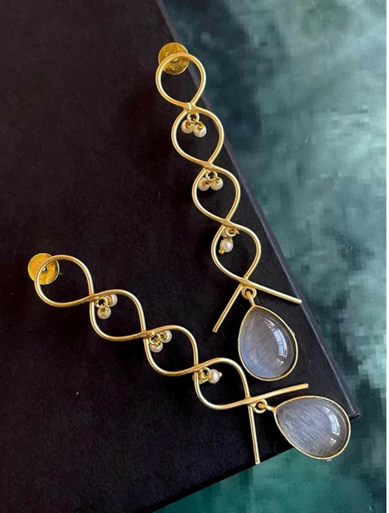 Joban Fashion Monalisa Stone Zigzag Golden Earring