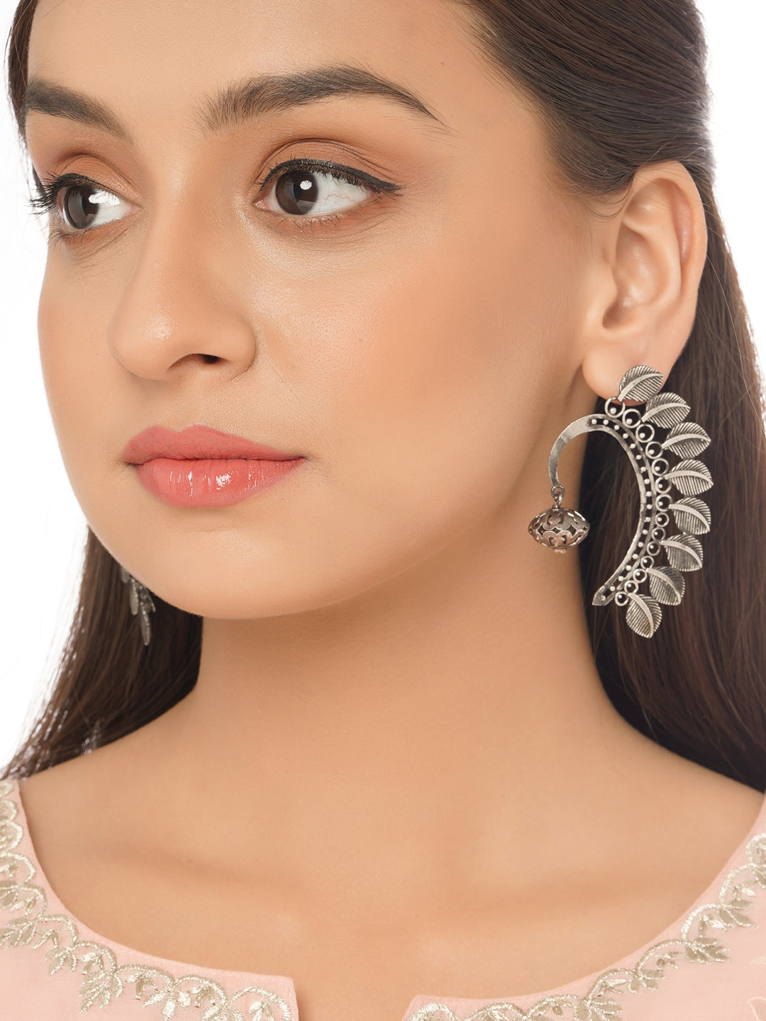 Shoshaa Silver-Plated Contemporary Ear Cuff