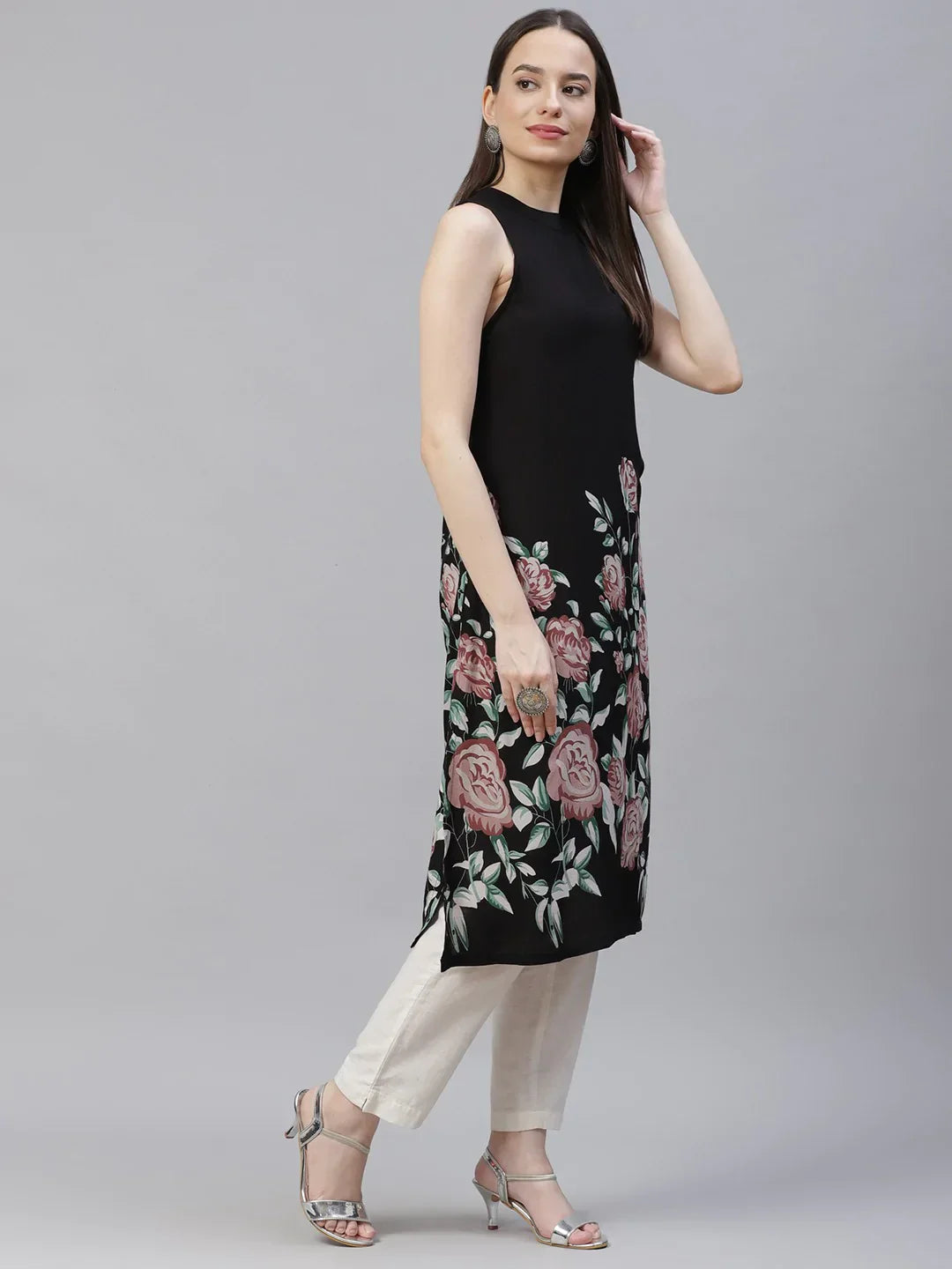 Jompers Women's Black Floral Printed Floral Kurta