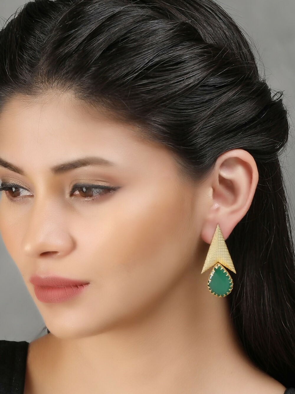 Joban Fashion Women Green Stone Matte Gold Earrings