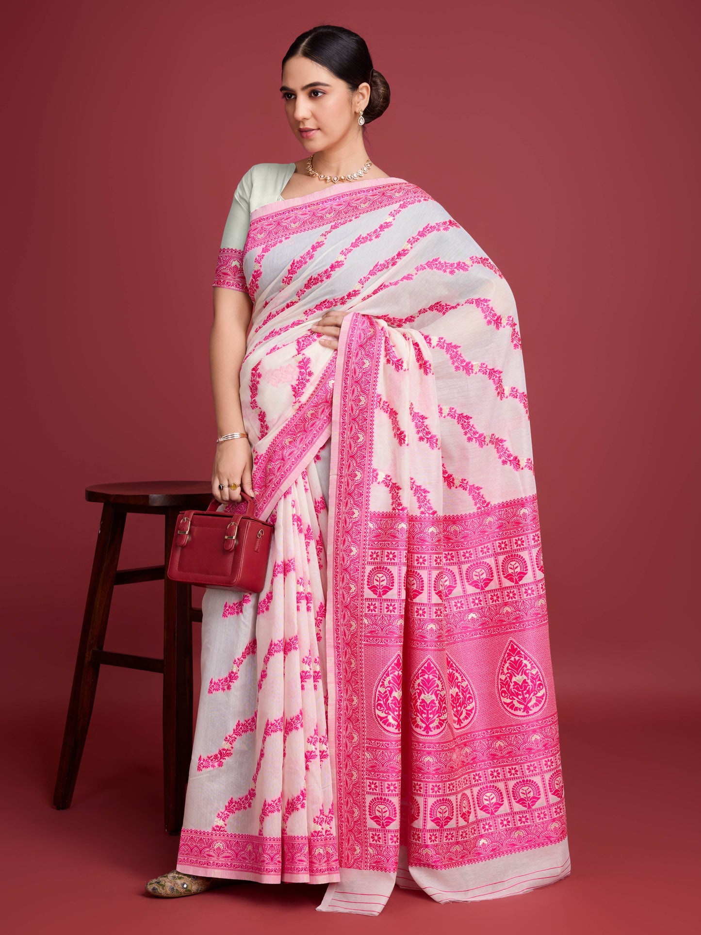Vedant Vastram Dhakai Jamdani Cotton Saree - Pink