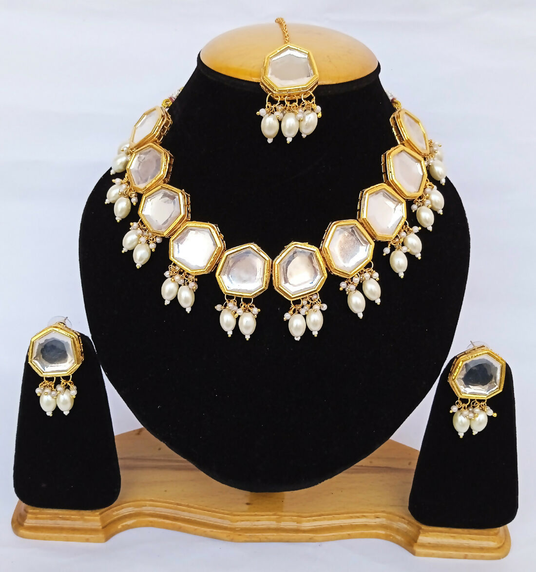 Joban Fashion White Kundan Work Necklace Set