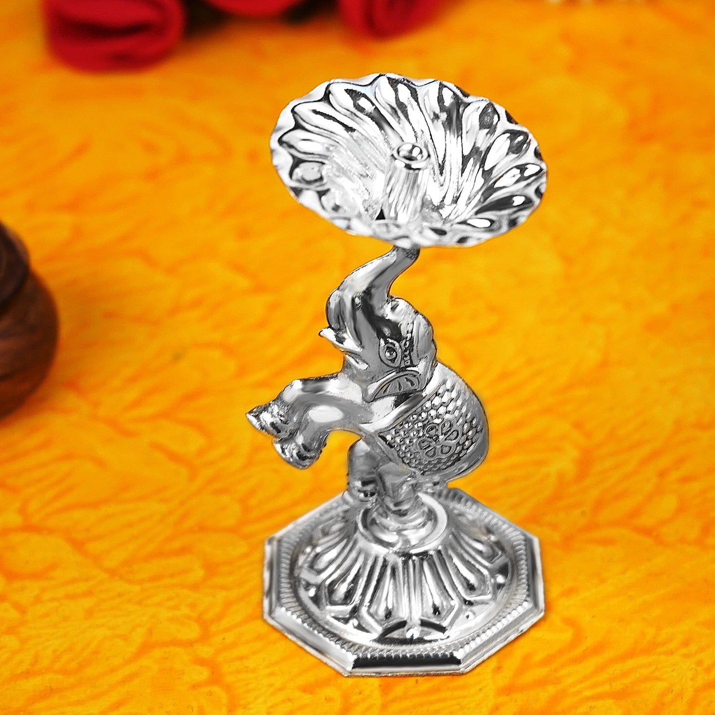 Sri Rudra Elephant Devadas Deepa (SR 00068)