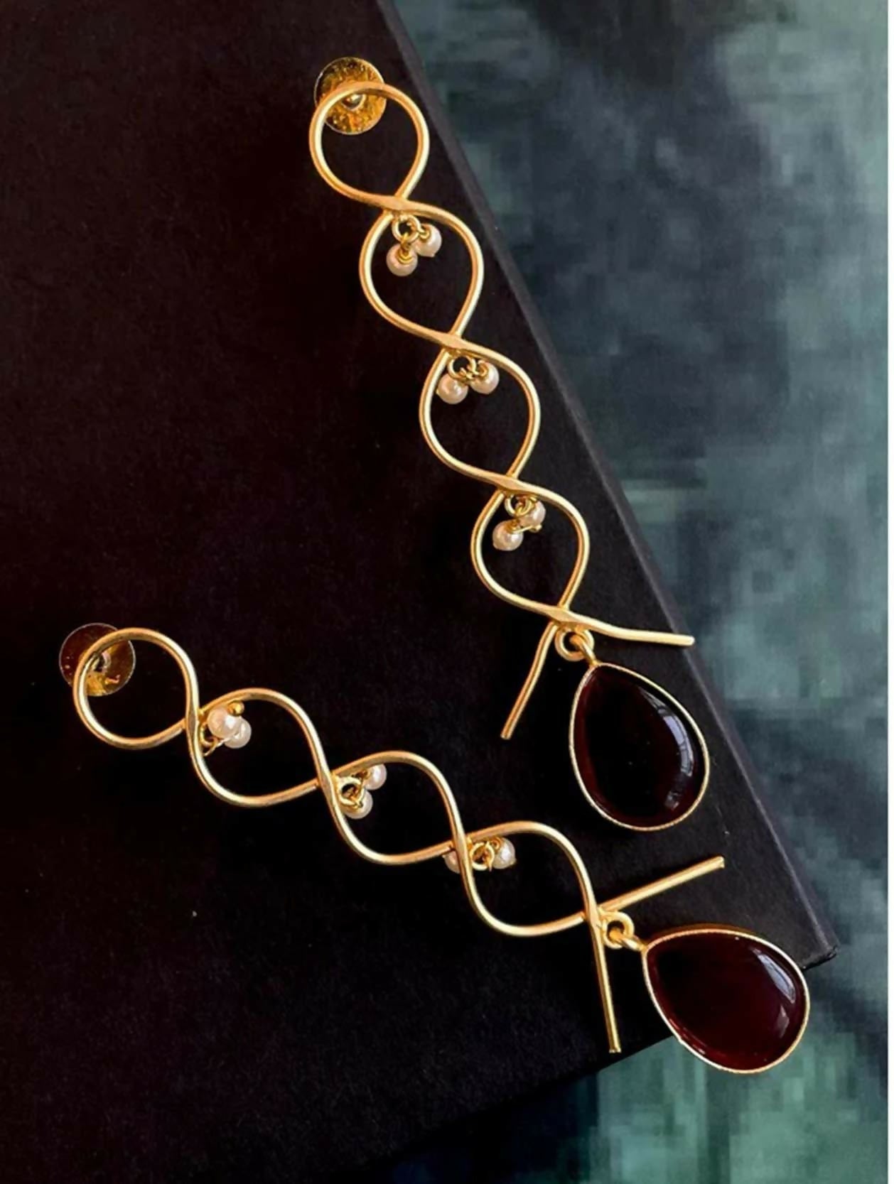 Joban Fashion Monalisa Stone Zigzag Golden Earring