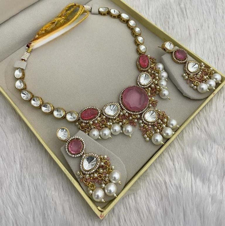 Adroable Designer Pearl Kundan Set