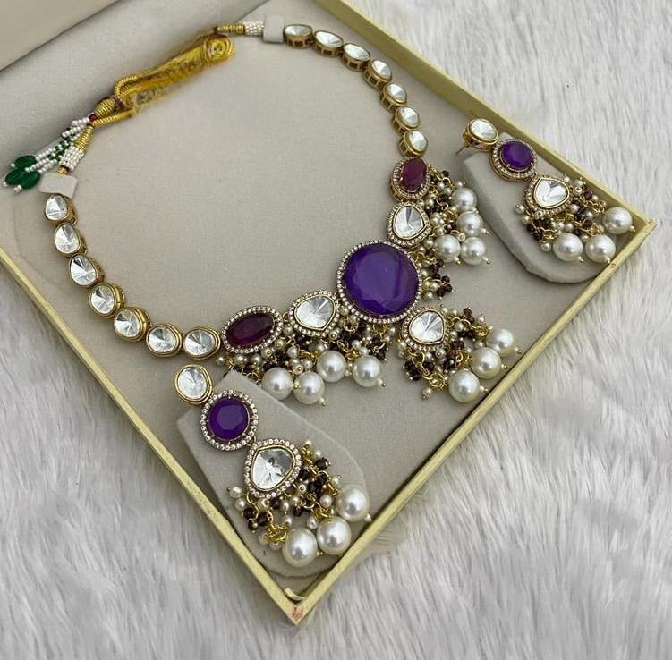 Adroable Designer Pearl Kundan Set