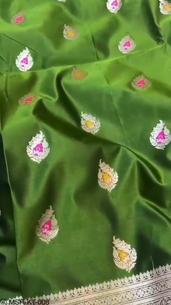 Beautiful Flowy Fabric Zari Weaved Banarasi Mashru Silk Saree