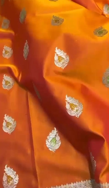 Beautiful Flowy Fabric Zari Weaved Banarasi Mashru Silk Saree