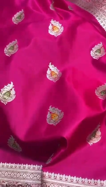 Beautiful Flowy Fabric Zari Weaved Banarasi Mashru Silk Saree