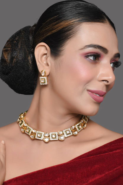 Beautiful Handcrafted Kundan Necklace with Pair of Earrings