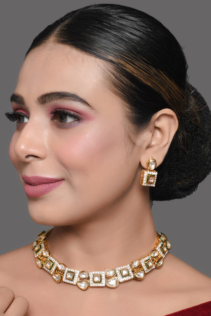 Beautiful Handcrafted Kundan Necklace with Pair of Earrings
