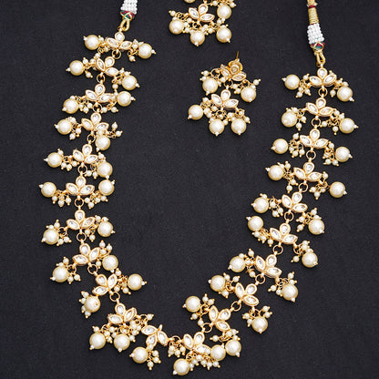 Beautiful Kundan Necklace With Earrings Set