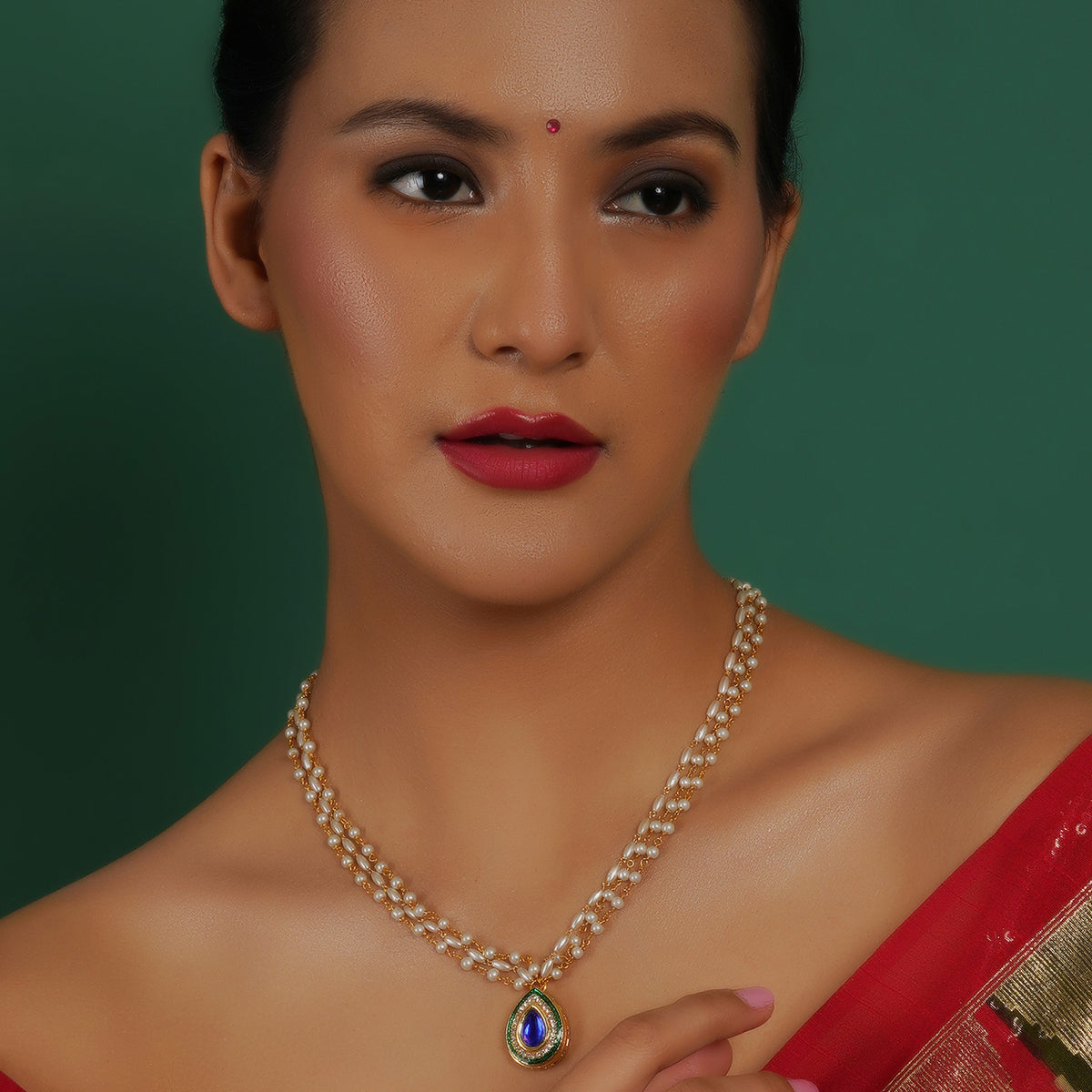 Beautiful Precious Designer Pearl Necklace