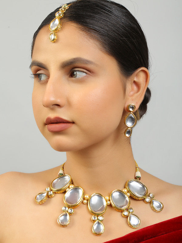 Beautifully Handcrafted Maharani Look Kundan Necklace With Earrings and Mang Tikka
