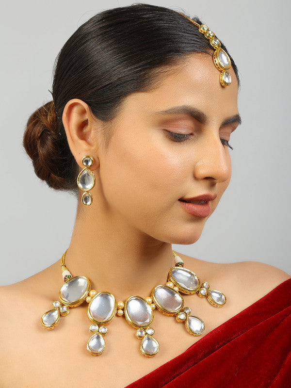 Beautifully Handcrafted Maharani Look Kundan Necklace With Earrings and Mang Tikka