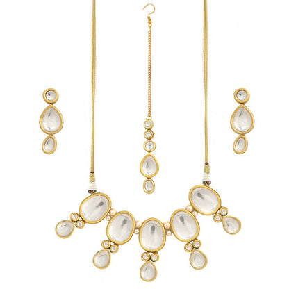 Beautifully Handcrafted Maharani Look Kundan Necklace With Earrings and Mang Tikka