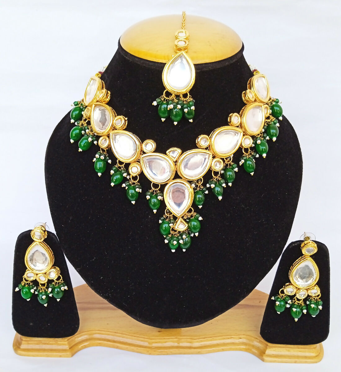 Joban Fashion Ggreen Kundan Work Necklace Set
