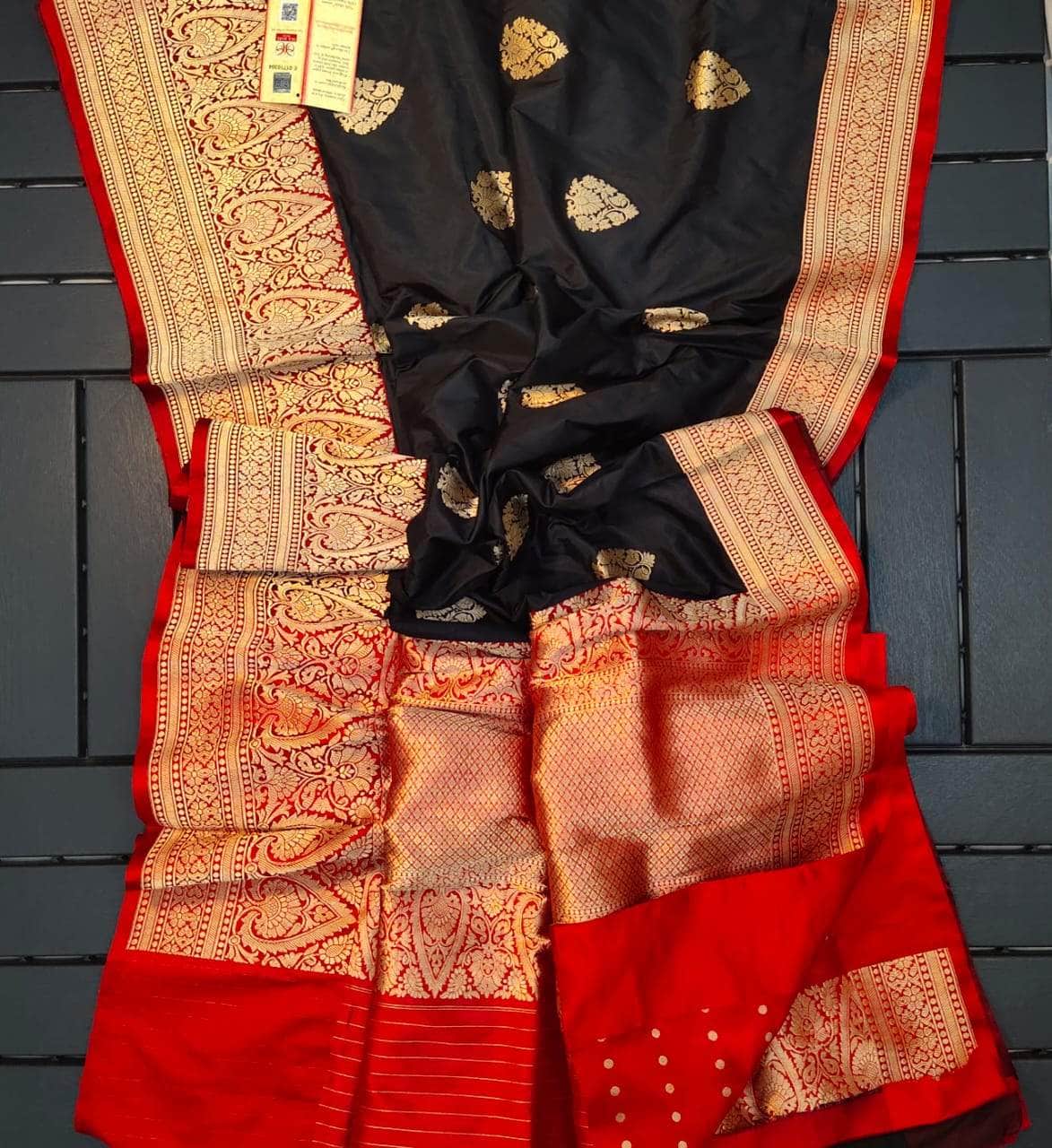 Exclusive Gold Zari Banarasi Silk Saree