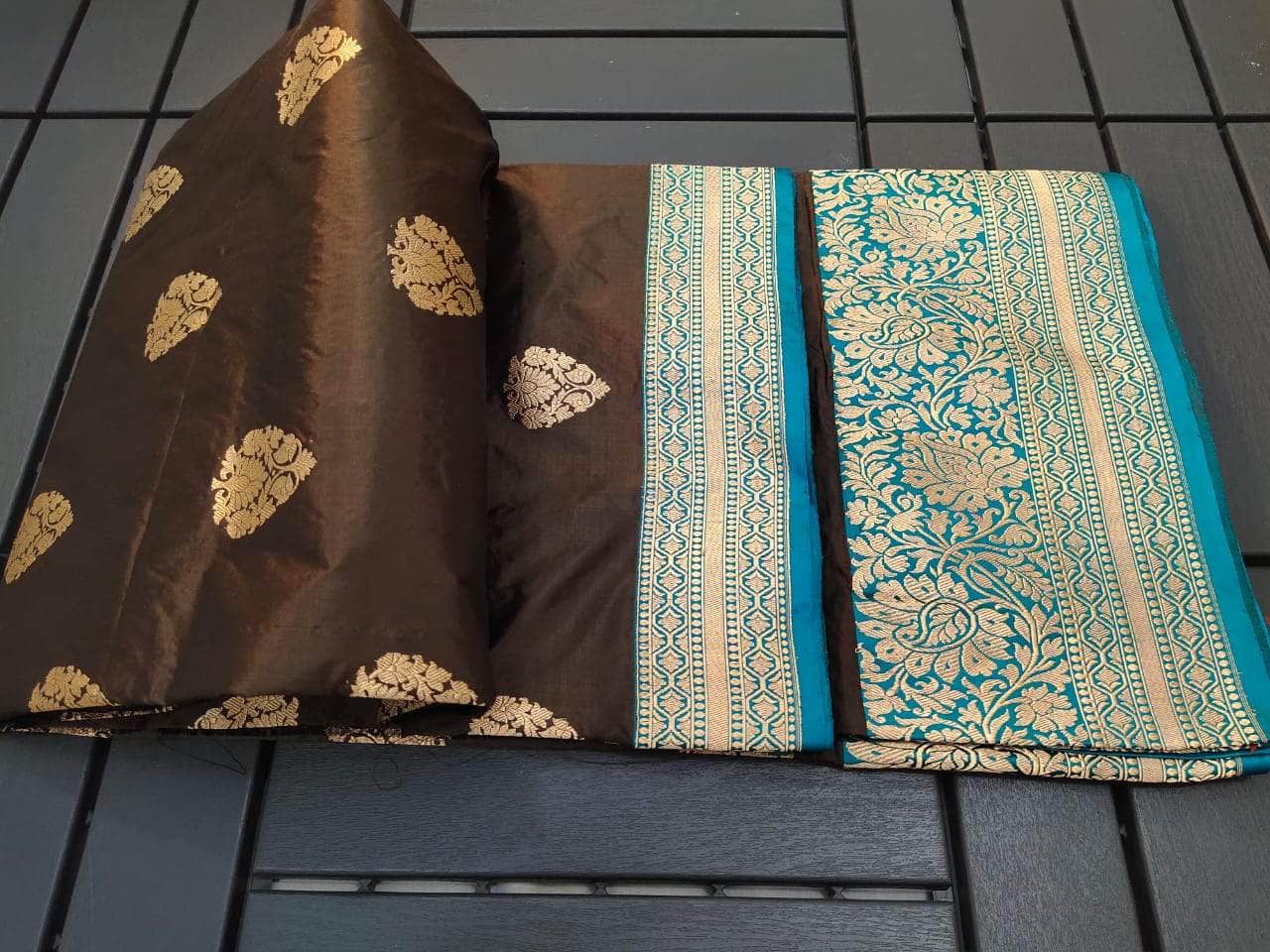 Exclusive Gold Zari Banarasi Silk Saree