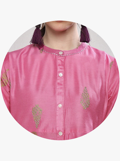Sangria Women Pink Printed Kurta with Trousers