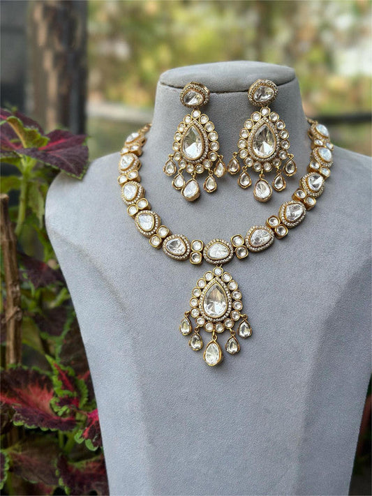 Fashion Vibes Presents Exclusive Kundan Necklace Set