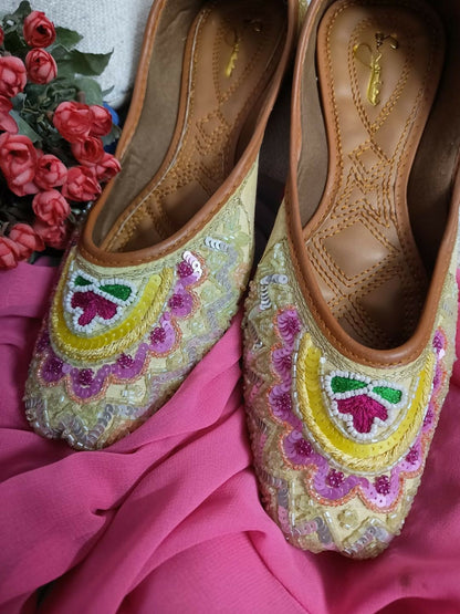 Desi Colour Women Indian Ethnic Footwear-Heavy Emb -6