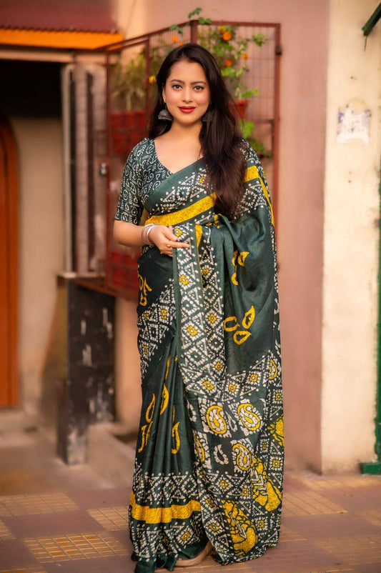 Green Silk Blend Ethnic Motifs Saree with Unstitched Blouse - Hiral Fashion