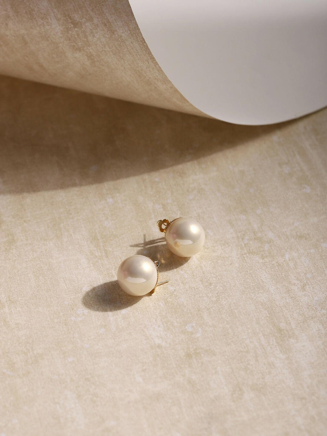 Cream Shine Pearl Studs- Ruby Raang